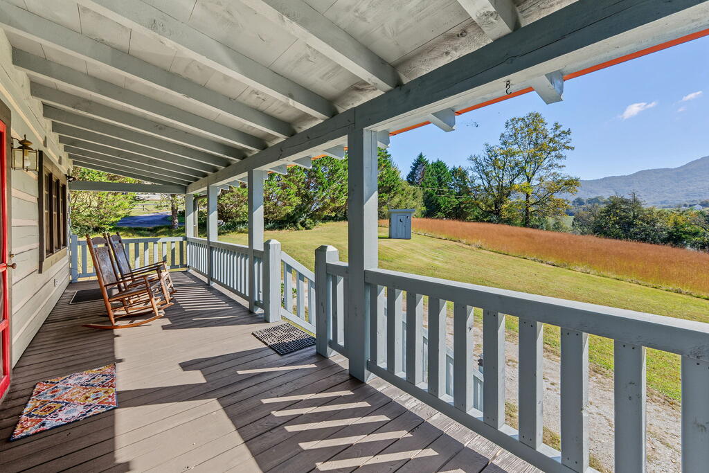 1650 Wide Horizon Drive
