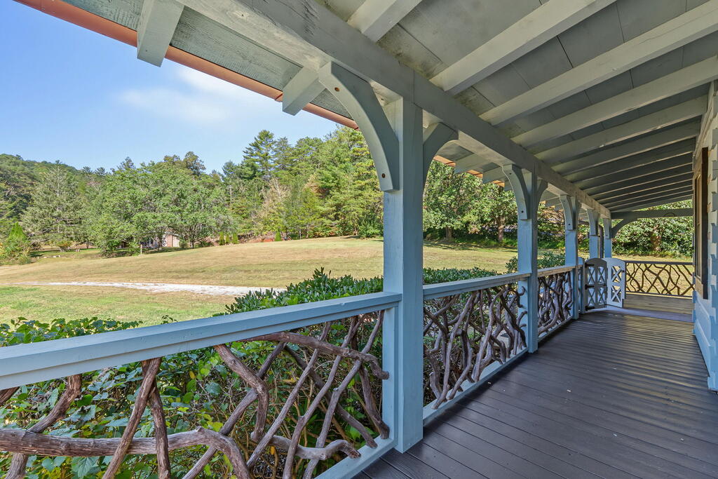 1650 Wide Horizon Drive