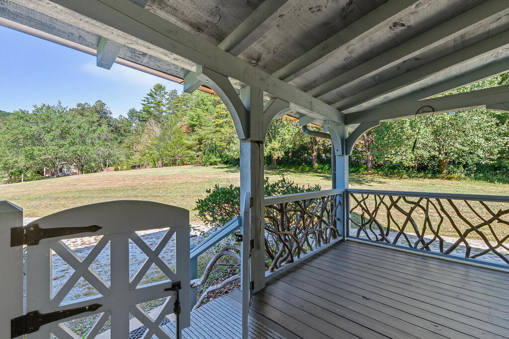 1650 Wide Horizon Drive