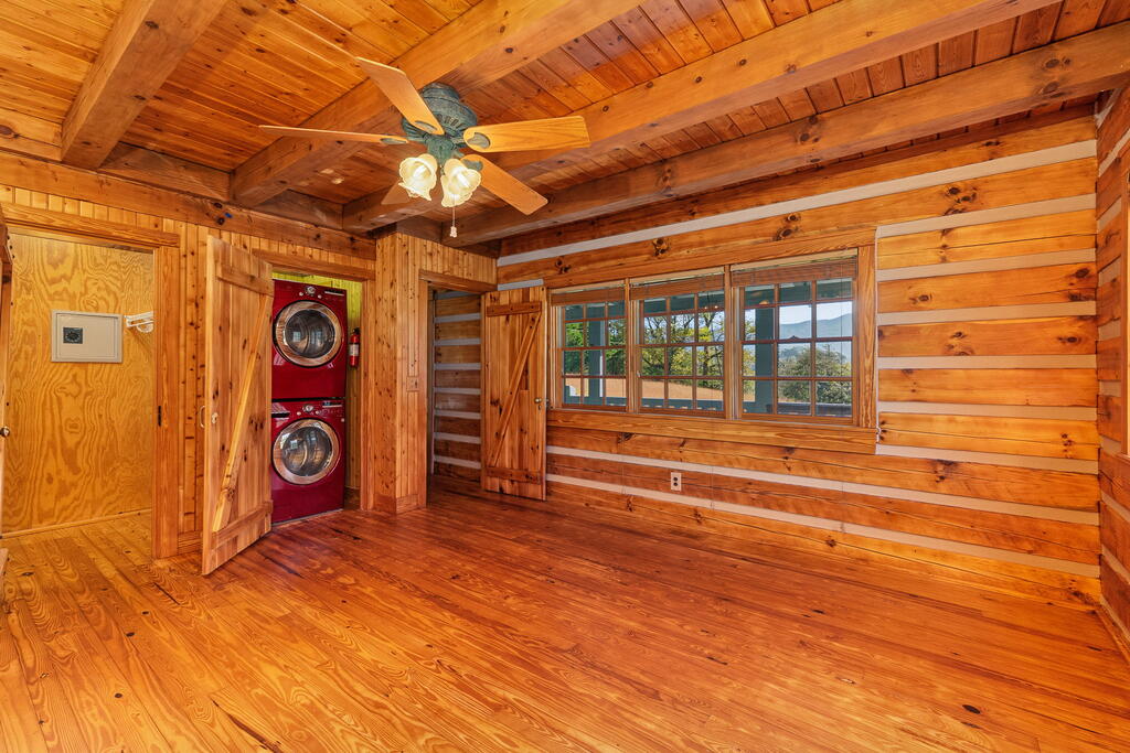 1650 Wide Horizon Drive