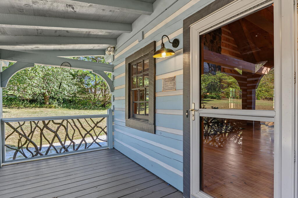 1650 Wide Horizon Drive