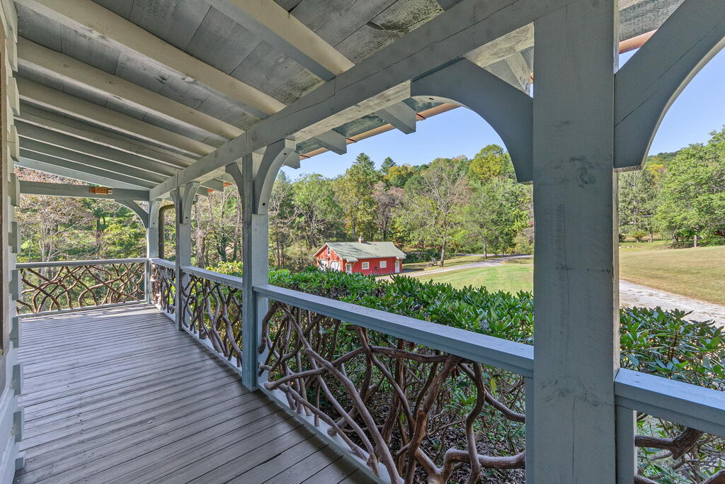 1650 Wide Horizon Drive