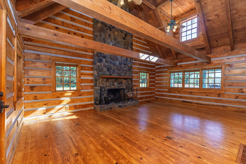 1650 Wide Horizon Drive