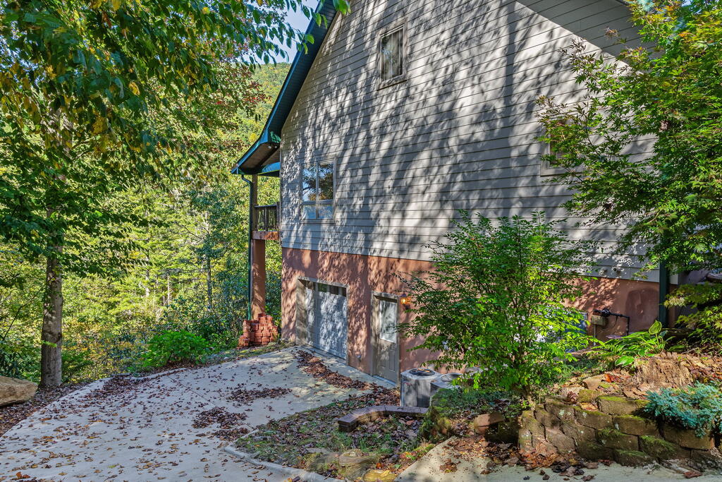 75 Doe Falls Rd