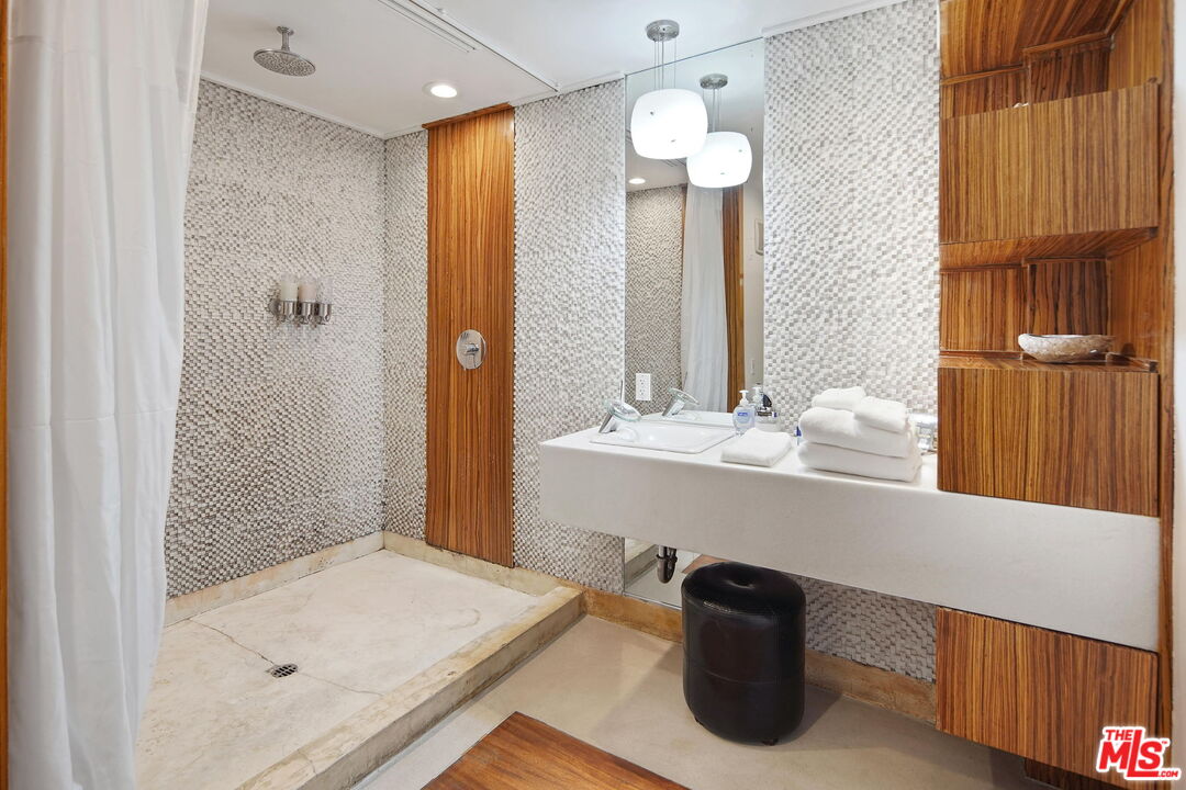 3401 PACIFIC AVE Unit: 3