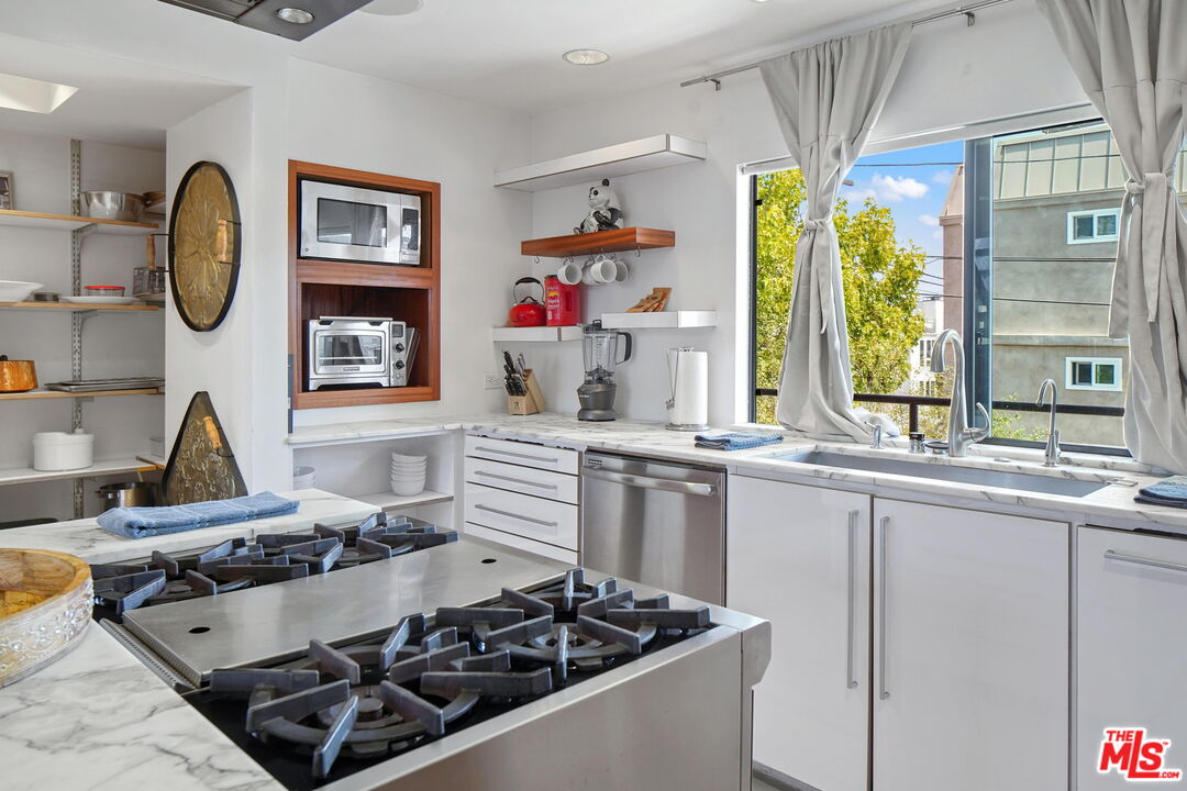 3401 PACIFIC AVE Unit: 3