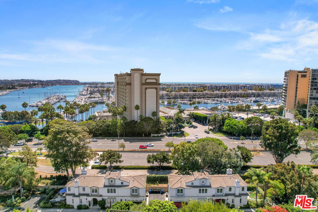 882 Harbor Crossing Ln