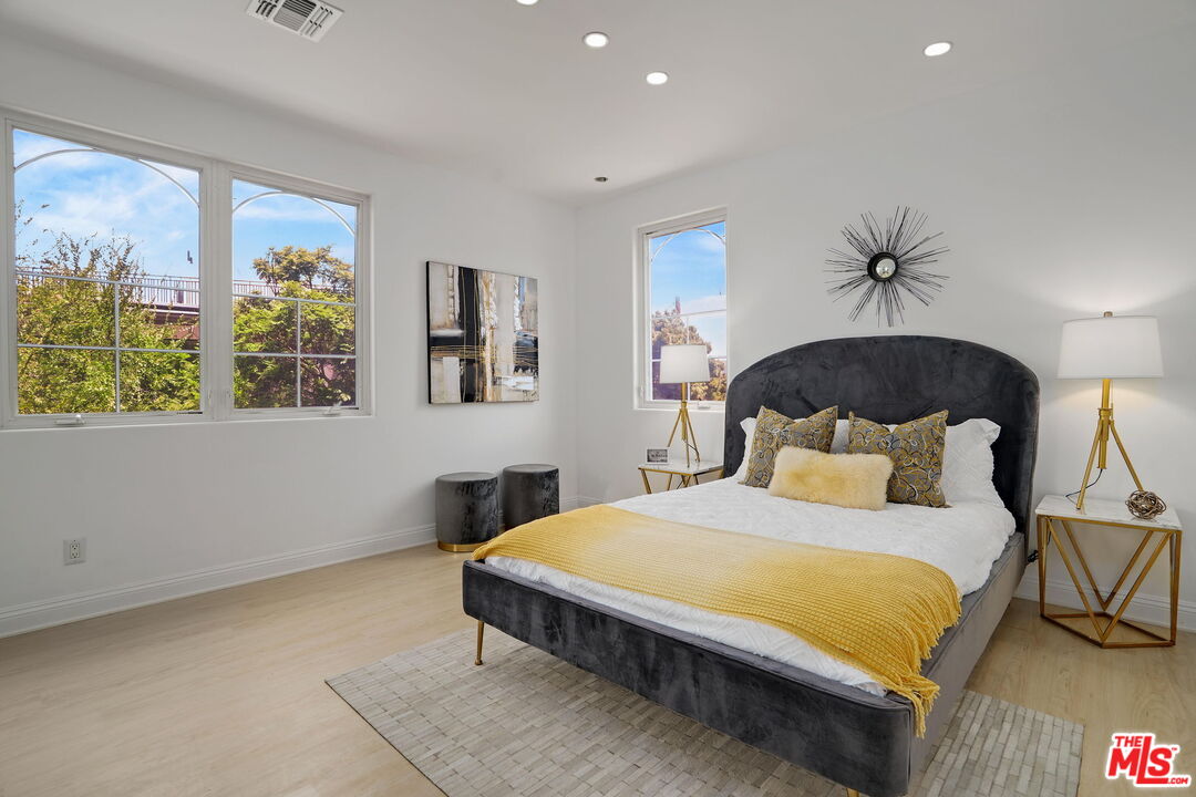 882 Harbor Crossing Ln