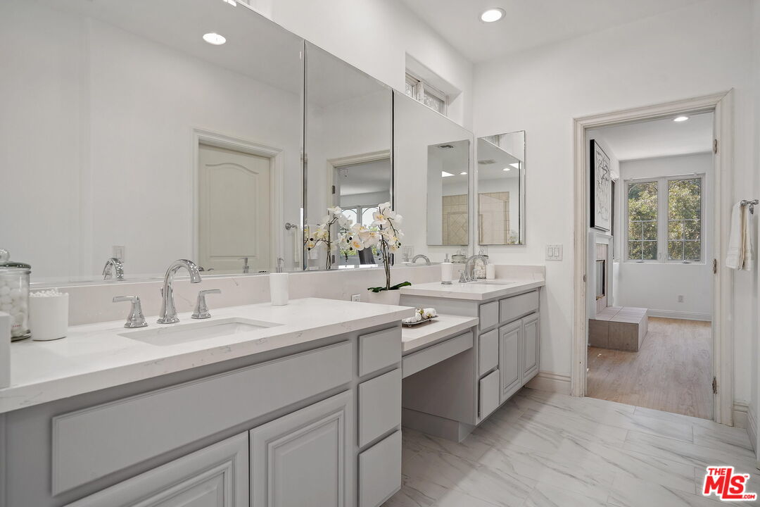 882 Harbor Crossing Ln