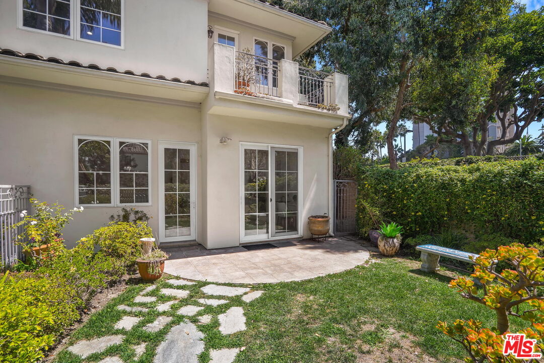 882 Harbor Crossing Ln