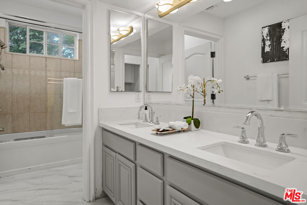 882 Harbor Crossing Ln