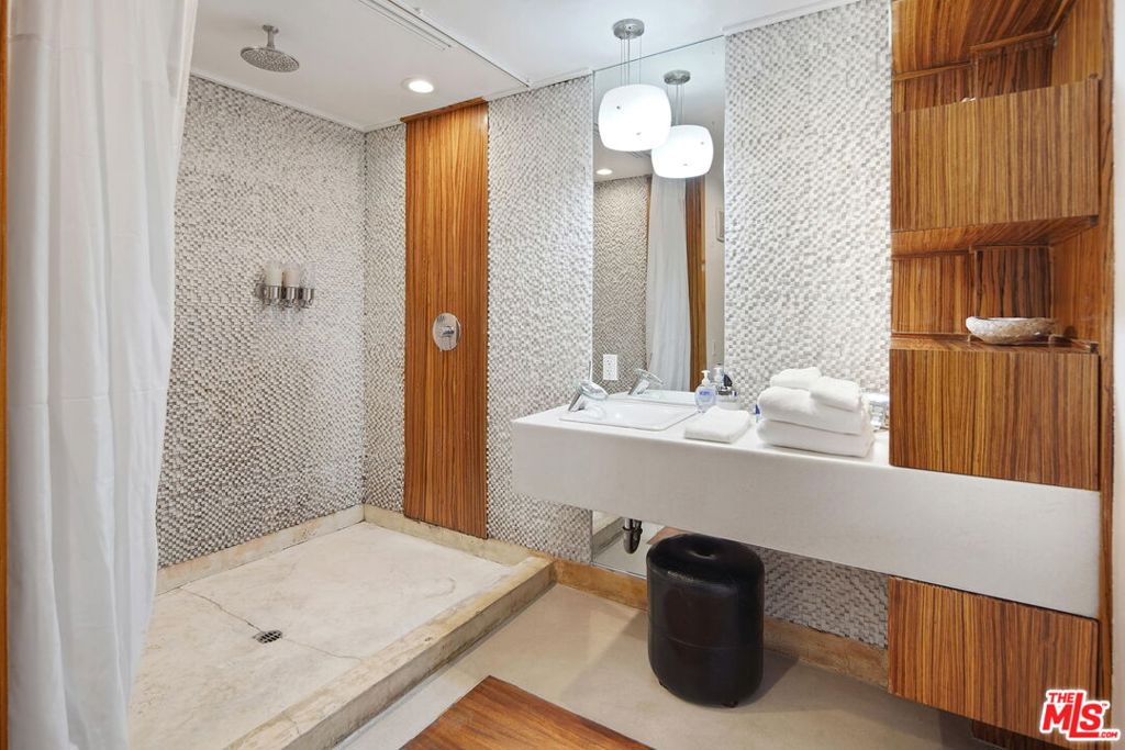 3401 PACIFIC Avenue 3