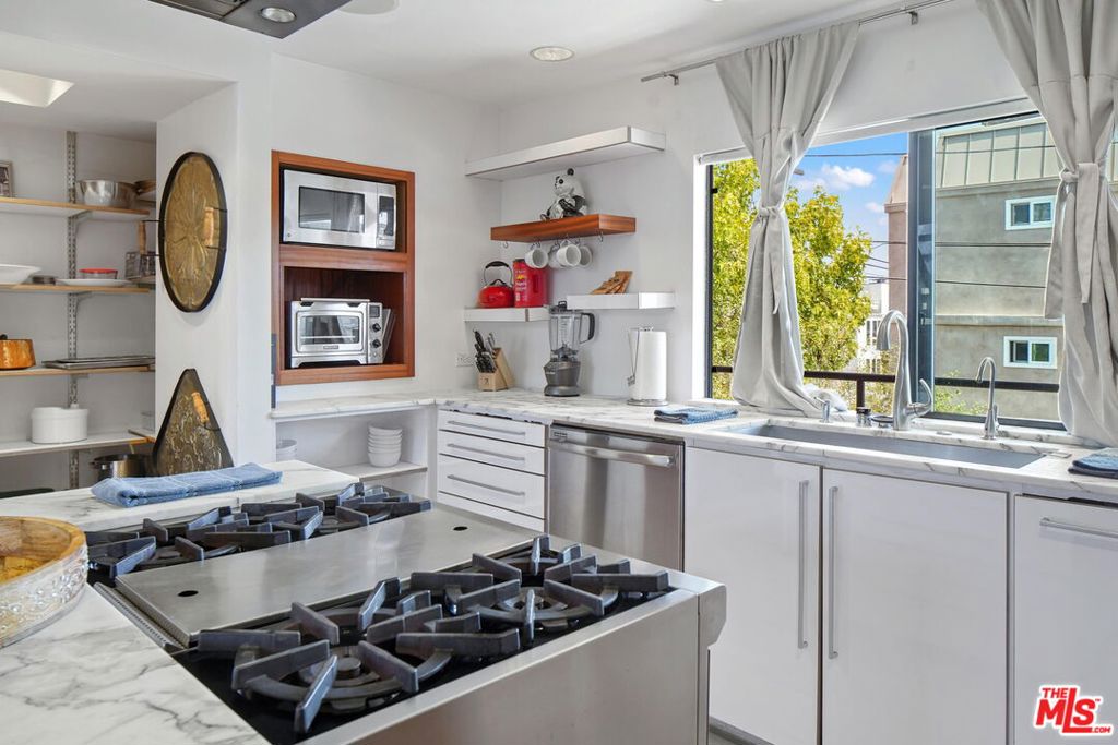 3401 PACIFIC Avenue 3