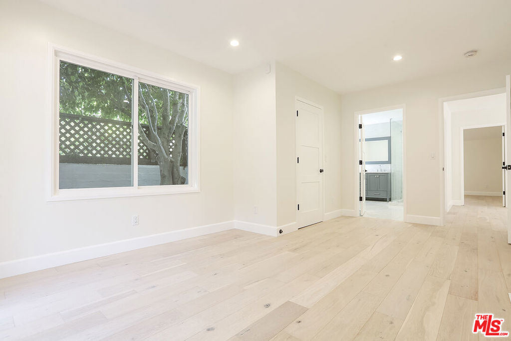 12524 WOODBINE Street