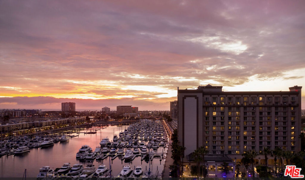 882 Harbor Crossing Lane