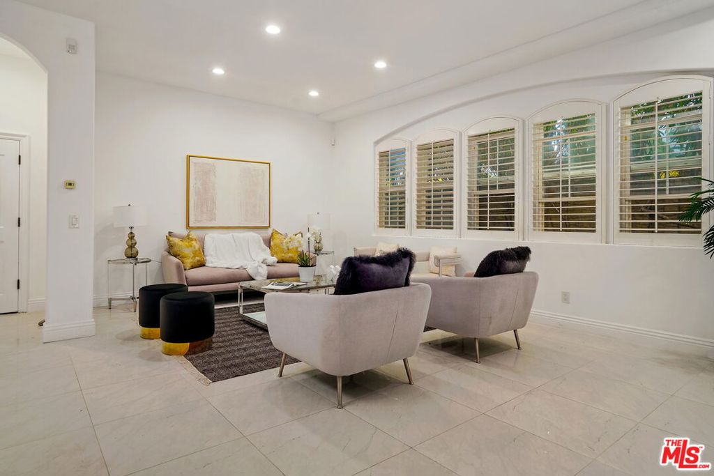 882 Harbor Crossing Lane