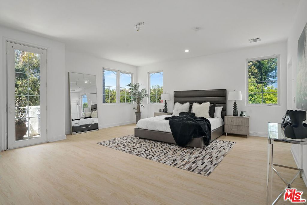 882 Harbor Crossing Lane