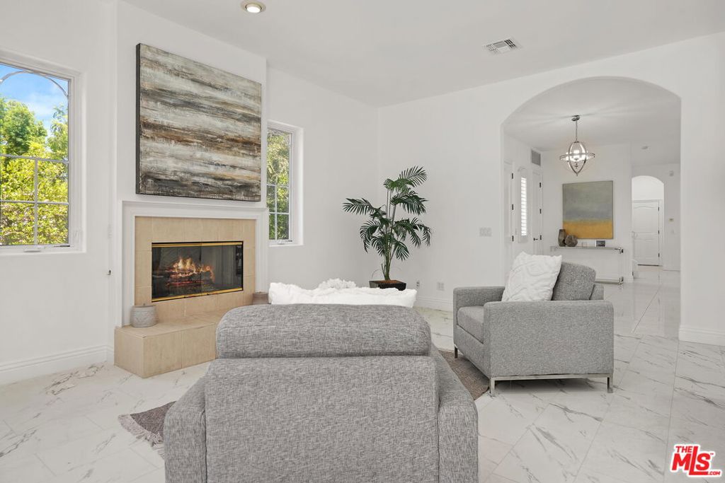 882 Harbor Crossing Lane