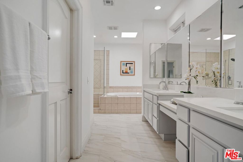 882 Harbor Crossing Lane