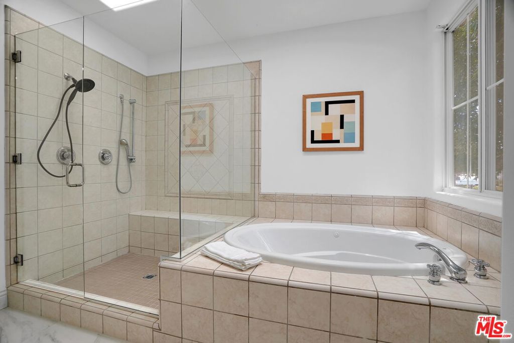 882 Harbor Crossing Lane