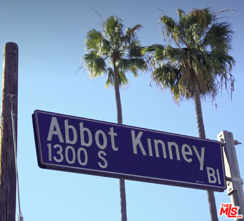 882 Harbor Crossing Lane