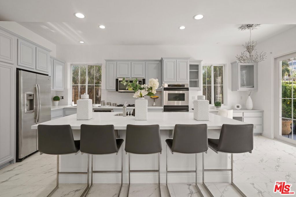 882 Harbor Crossing Lane