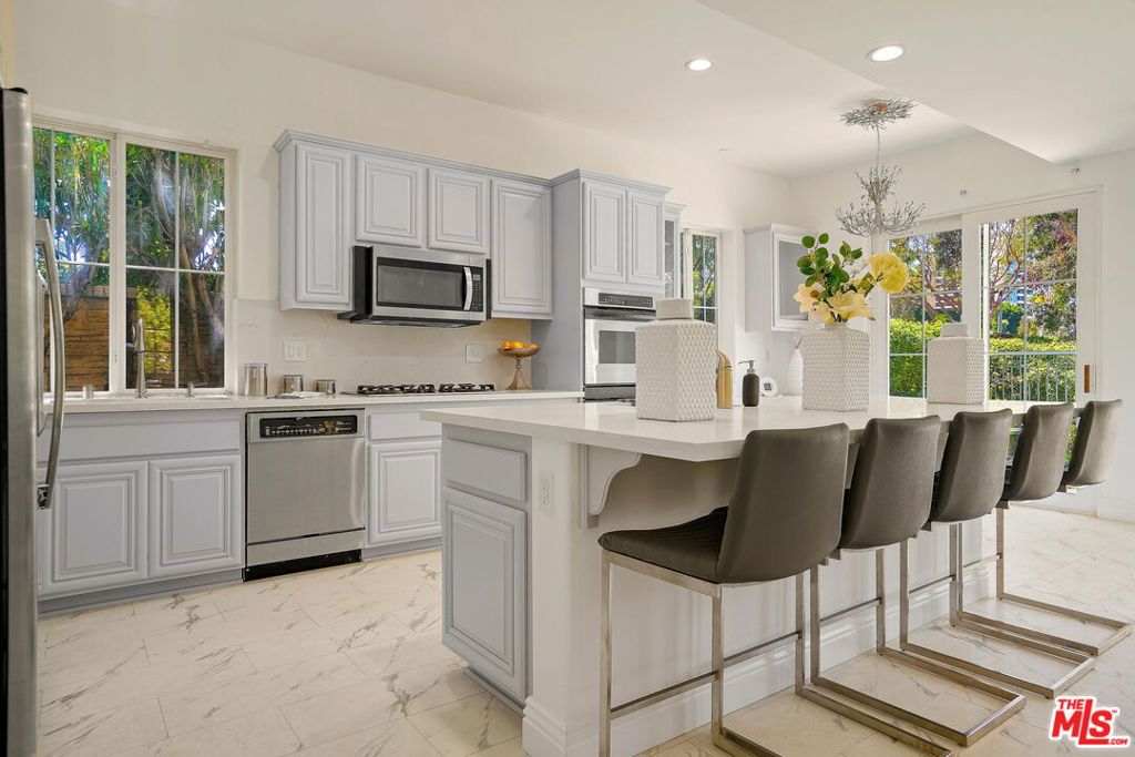 882 Harbor Crossing Lane