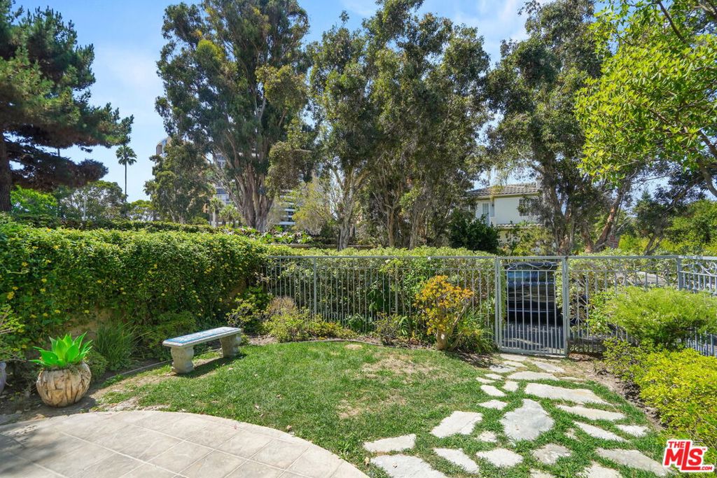 882 Harbor Crossing Lane