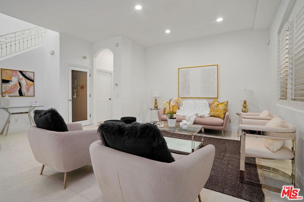 882 Harbor Crossing Lane