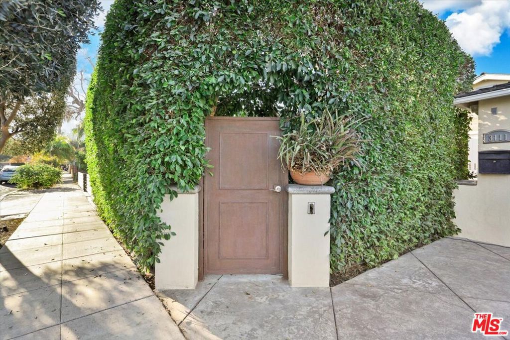 3111 Stanford Avenue