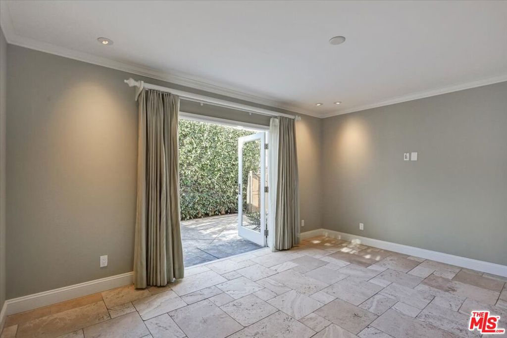 3111 Stanford Avenue