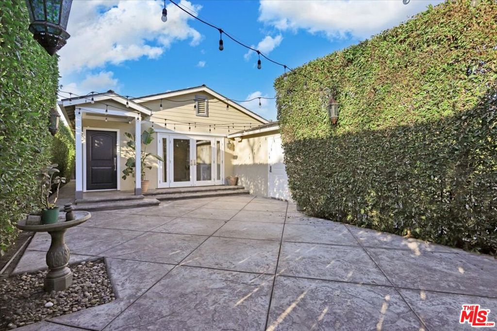 3111 Stanford Avenue