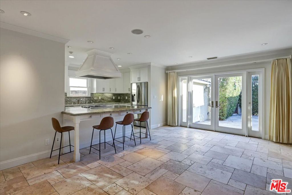 3111 Stanford Avenue