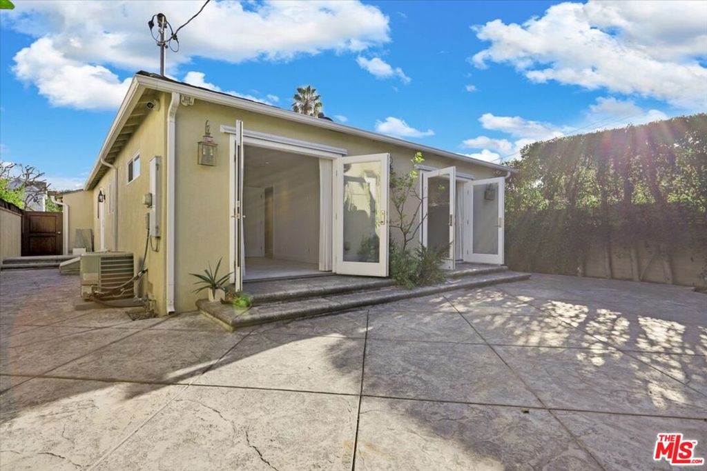 3111 Stanford Avenue