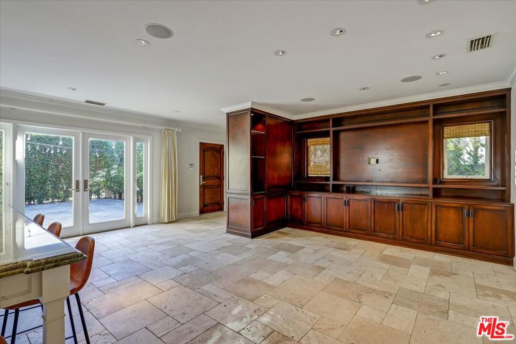 3111 Stanford Avenue