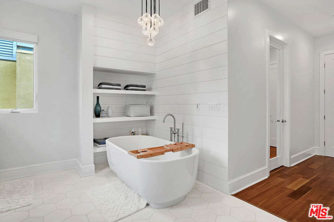 13015 Discovery Creek Dr