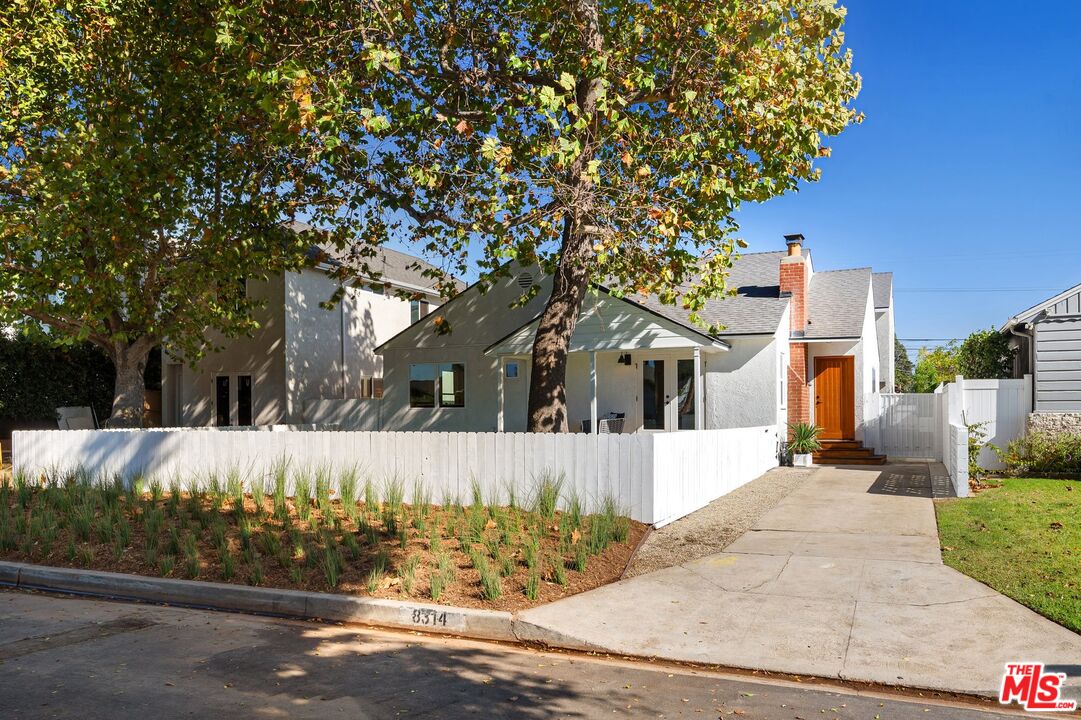 8314 Altavan Ave
