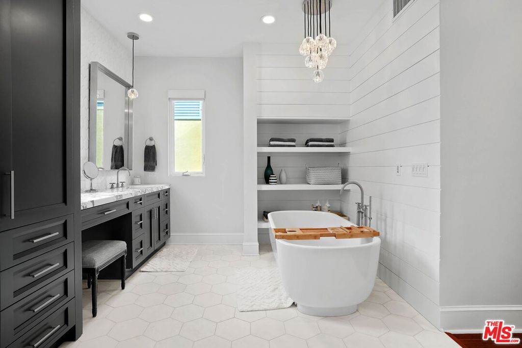 13015 Discovery Creek Dr