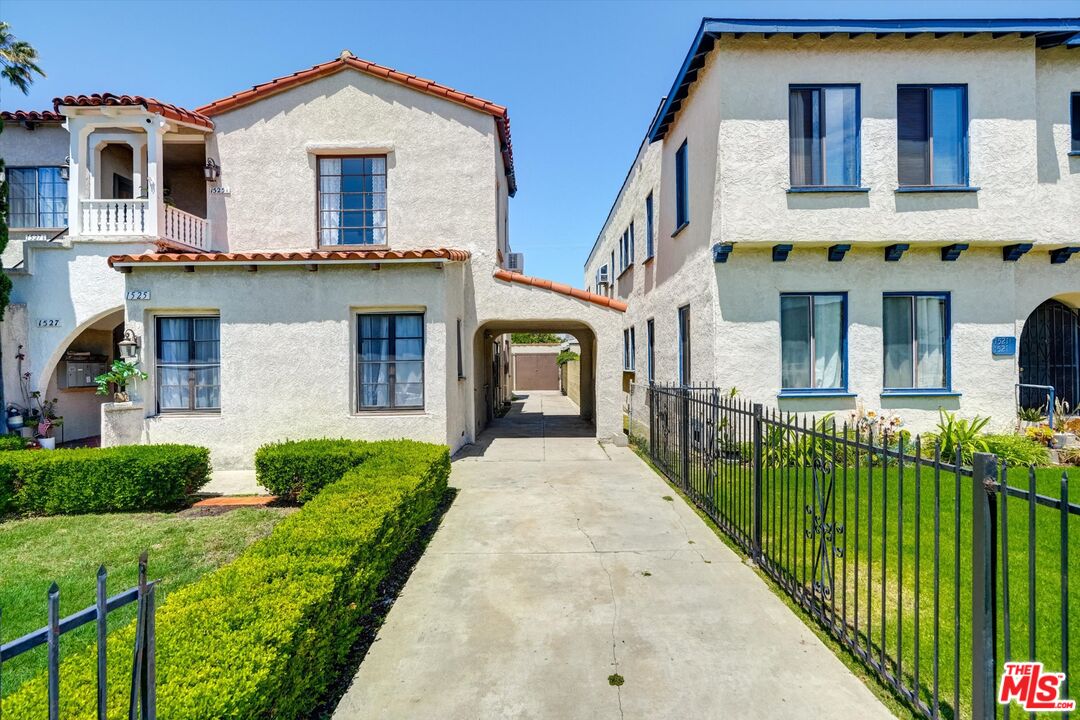 1525 S Orange Grove Ave