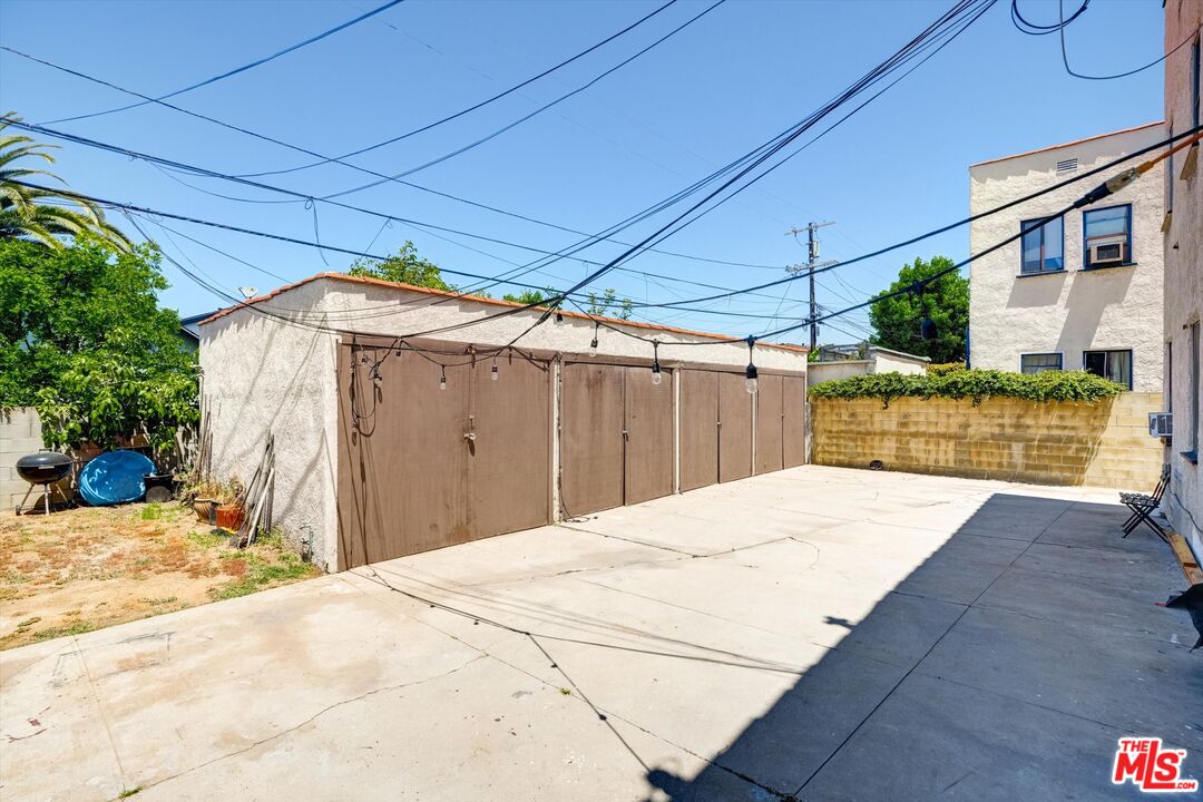 1525 S Orange Grove Ave