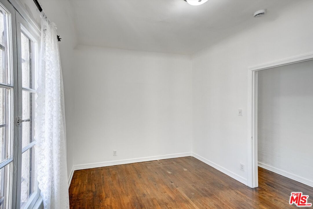 1525 S Orange Grove Ave