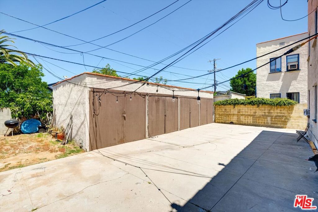 1525 S Orange Grove Avenue