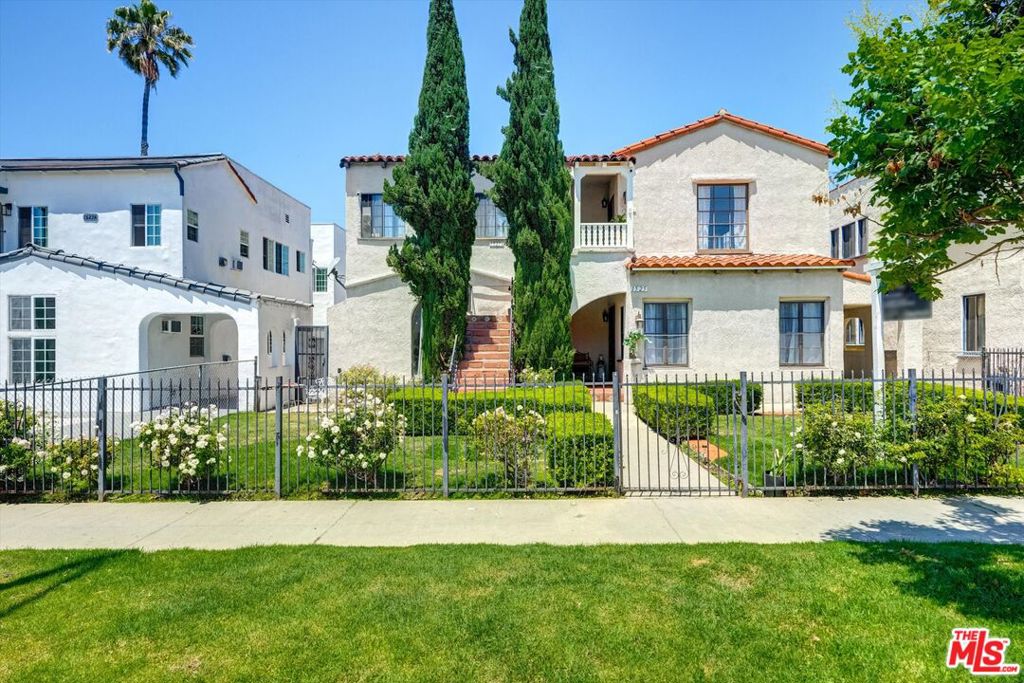 1525 S Orange Grove Avenue