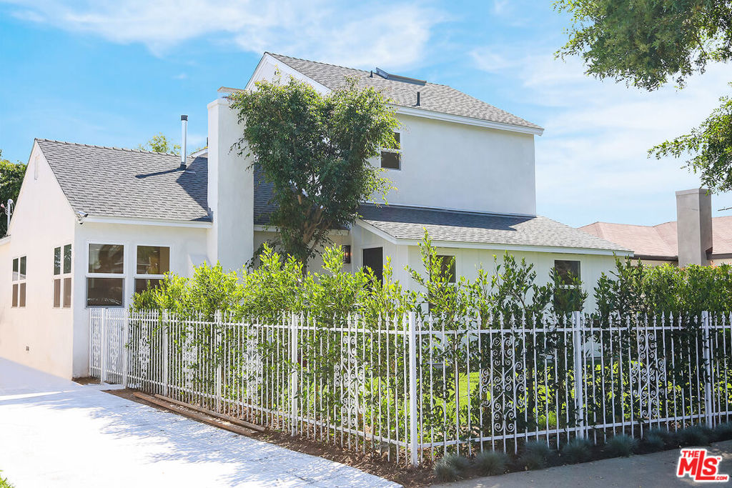 12524 WOODBINE Street