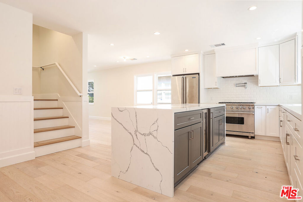 12524 WOODBINE Street