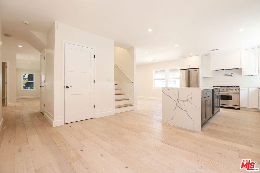 12524 WOODBINE Street