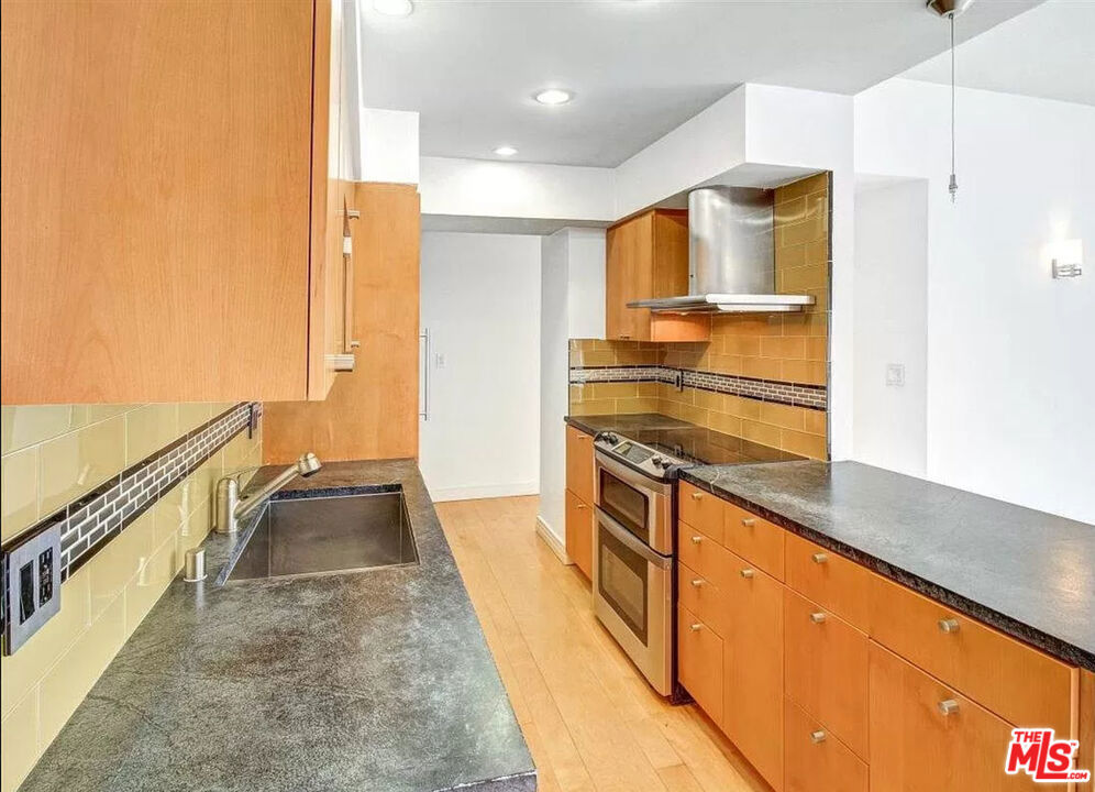 1155 N La Cienega Boulevard 614