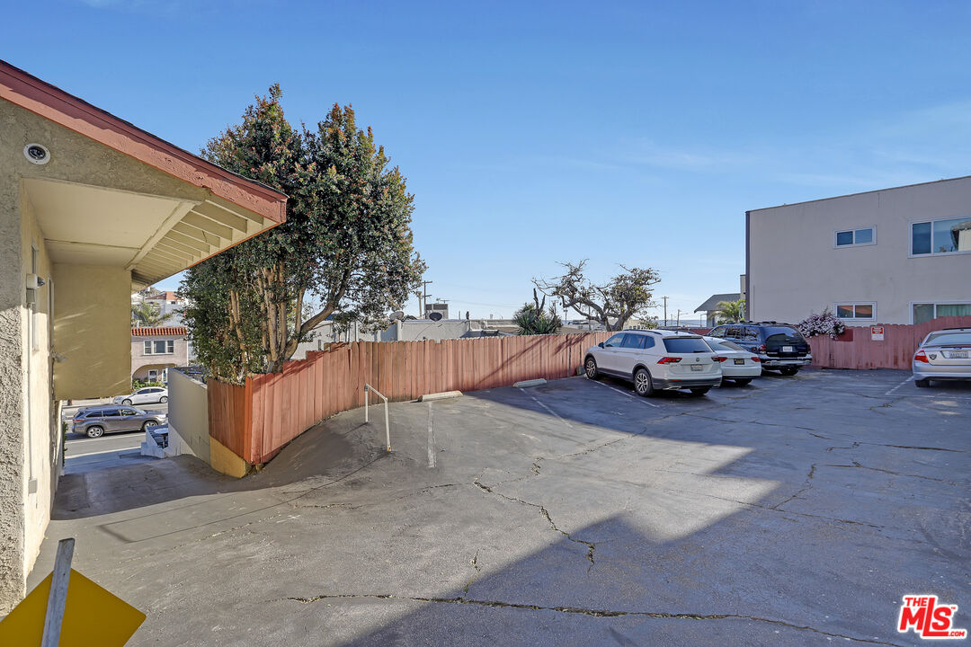 153 W Channel Rd