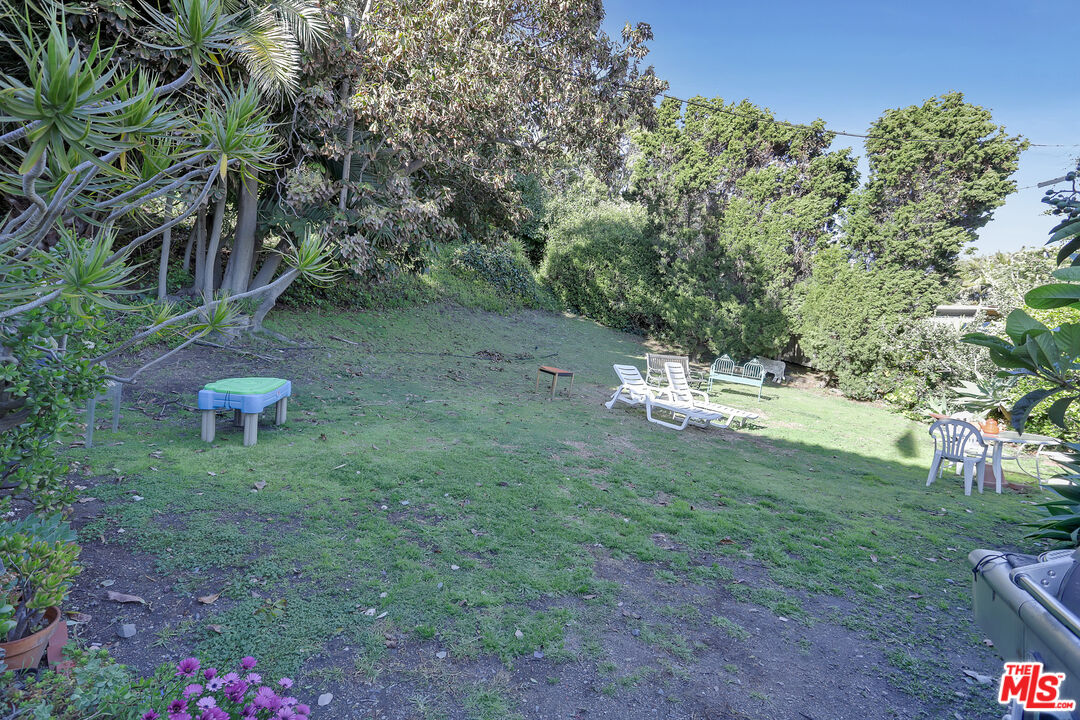 153 W Channel Rd