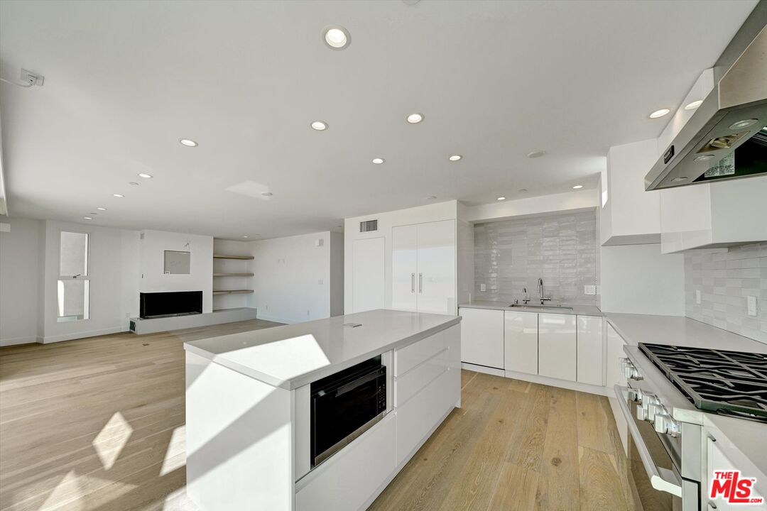 5113 Ocean Front Walk